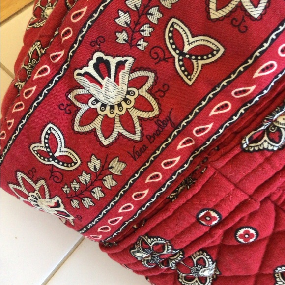 ‘Vera Bradley’ Quilted Red Bandana Duffel Bag - Picture 8 of 9